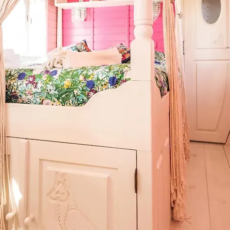 Cosy à Bussac-forêt Avec Piscine Partagée 15 M²