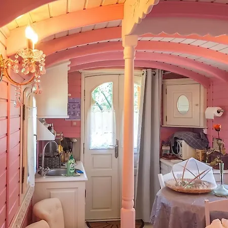 Prázdninový dům Cosy A Avec Piscine Partagee 15 M² *