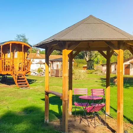 Prázdninový dům Cosy A Avec Piscine Partagee 15 M²
