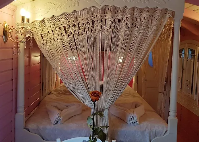 Cosy à Bussac-forêt Avec Piscine Partagée 15 M² Сasa de vacaciones *