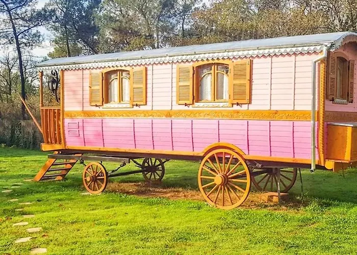 Cosy à Bussac-forêt Avec Piscine Partagée 15 M² Bussac-Foret